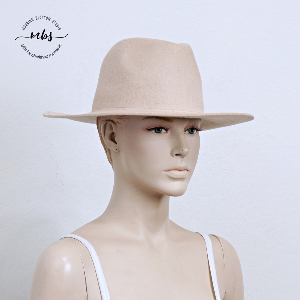 NWT Olive & Pique 100% Wool Felt Minimalist Beige Western Hat Women One size